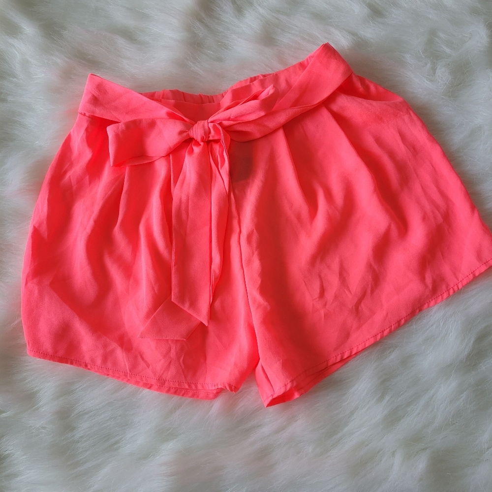 Point Point Bow Tied Beauty Neon Pink Shorts S NWT Pleated Local Boutique